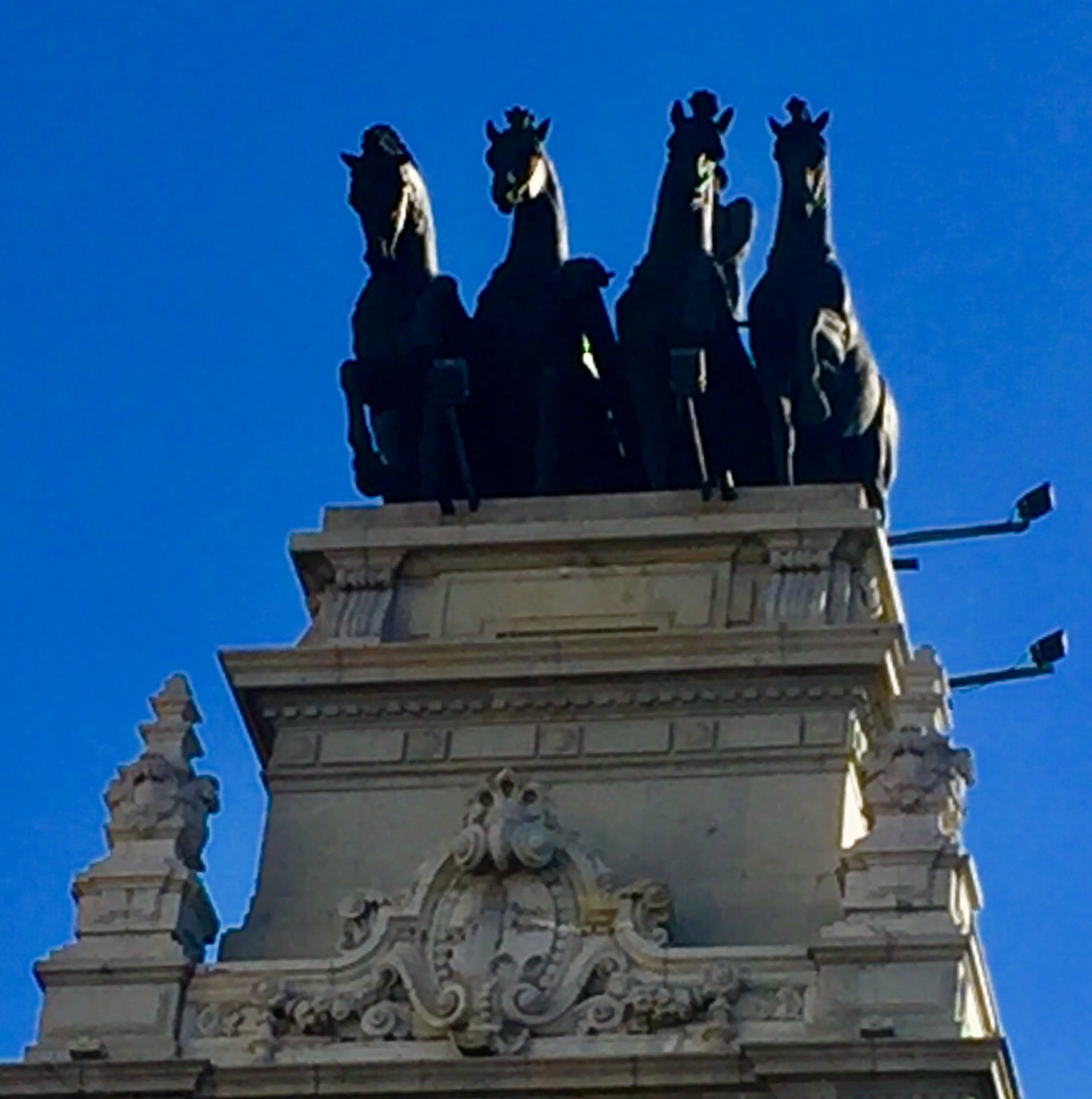 Agustín Neira - Esculturas de animales 4.	«Cuadriga», de Higinio Basterra.